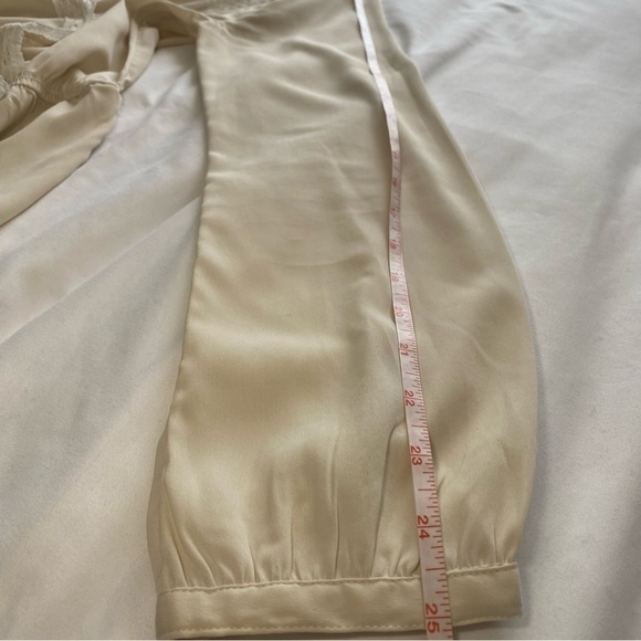 Abercrombie & Fitch cream blouse v neckline with lace trim elastic waist Medium - Picture 10 of 11